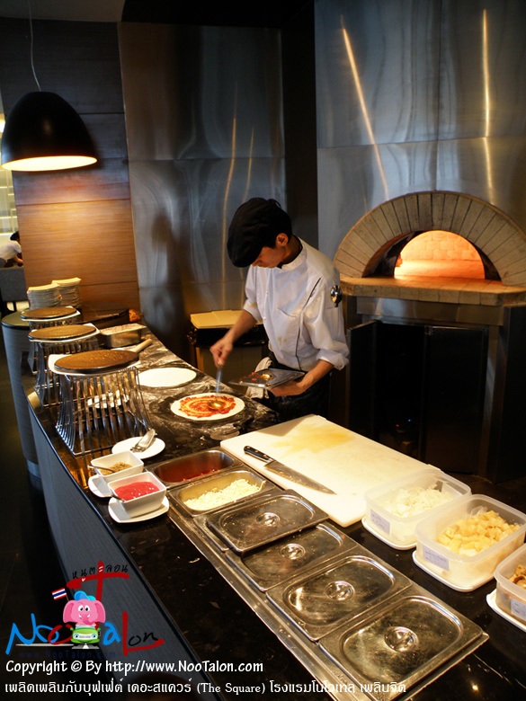 �Թ������仴�ҹ� ��价���Ҿԫ��ҡ�͹��¤�Ѻ (���������ٻ�Ҿ ��Դ��Թ�Ѻ�ؿ��� �������� (The Square) �ç�������� ��Թ�Ե - ˹ٵ��͹)