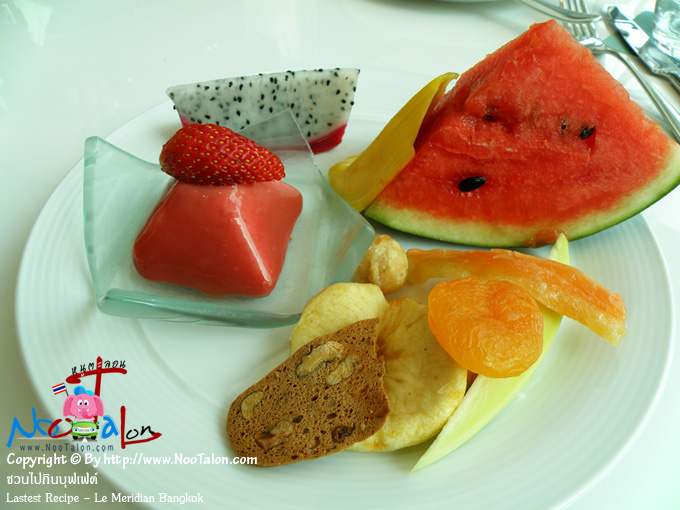 ˹�ҵҢ���������ҧ��ҷҹ�ҡ��Ѻ (���������ٻ�Ҿ �ǹ仡Թ�ؿ����� Lastest Recipe - Le Meridian Bangkok - ˹ٵ��͹)
